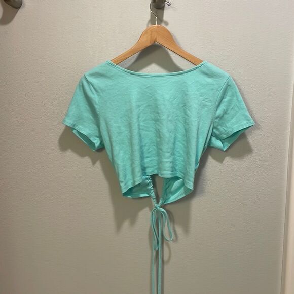 wild fable Tops - Nwot Wild Fable woman’s aqua green open back crop tee shirt